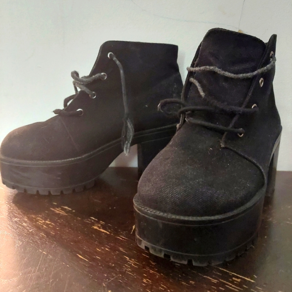 Divided (H&M) laced platform biker ankle boots